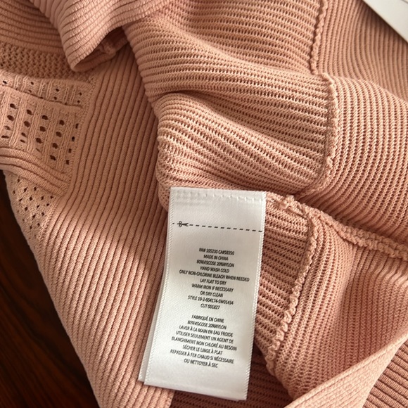 NWT $280 Equipment Laurier Sweater Size M Rose Cloud Knit Fabric Rib - Picture 8 of 10